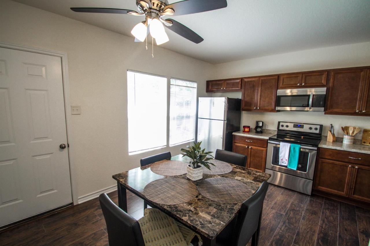 Hays St Cozy Remodeled 2Br/2Ba House Sleeps 8 San Antonio Exterior foto