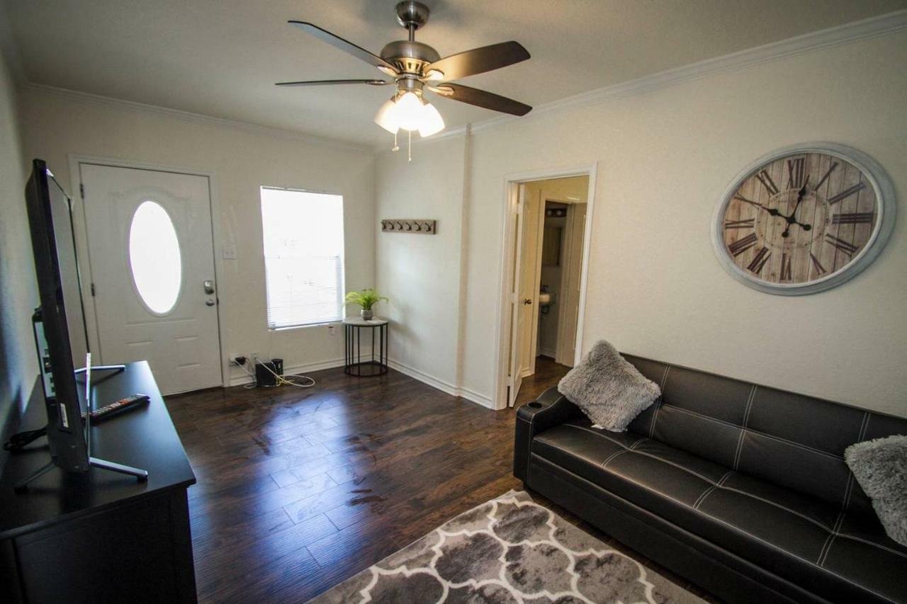 Hays St Cozy Remodeled 2Br/2Ba House Sleeps 8 San Antonio Exterior foto