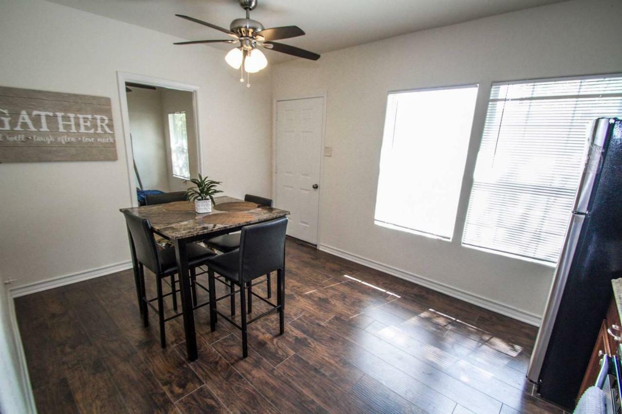 Hays St Cozy Remodeled 2Br/2Ba House Sleeps 8 San Antonio Exterior foto