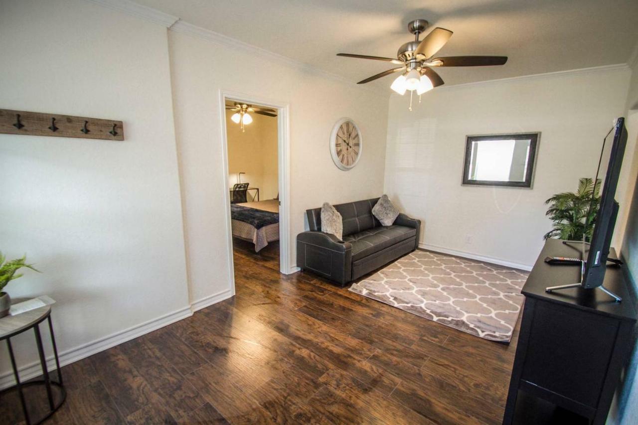 Hays St Cozy Remodeled 2Br/2Ba House Sleeps 8 San Antonio Exterior foto