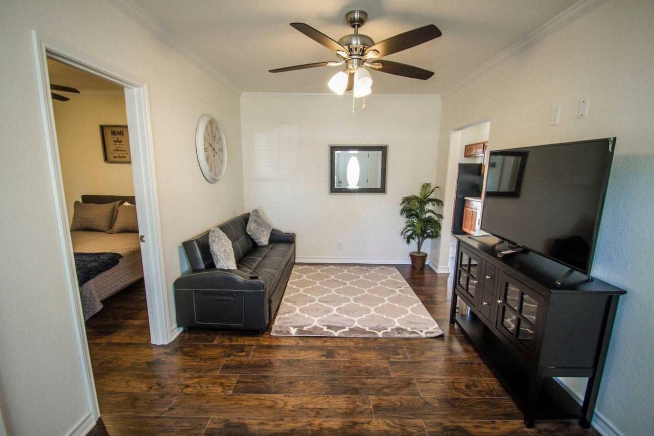 Hays St Cozy Remodeled 2Br/2Ba House Sleeps 8 San Antonio Exterior foto